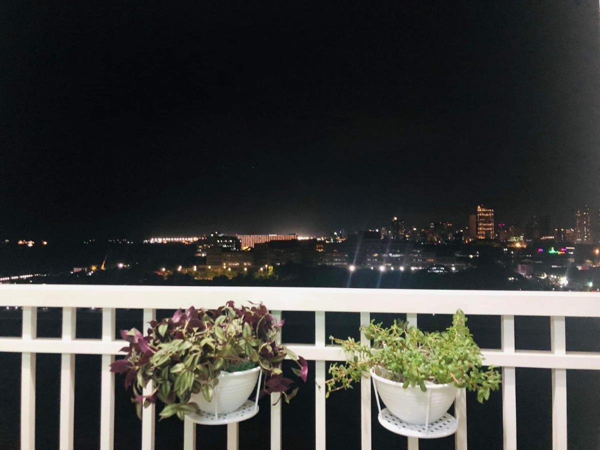 Ebony'S Place At Shore Residences Manila Eksteriør billede